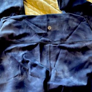 Lululemon set: pants and sports bra